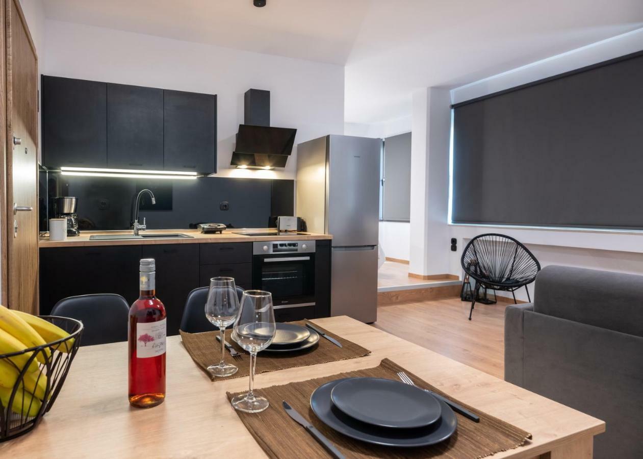 Elegant Urban Apartment Iraklion Buitenkant foto
